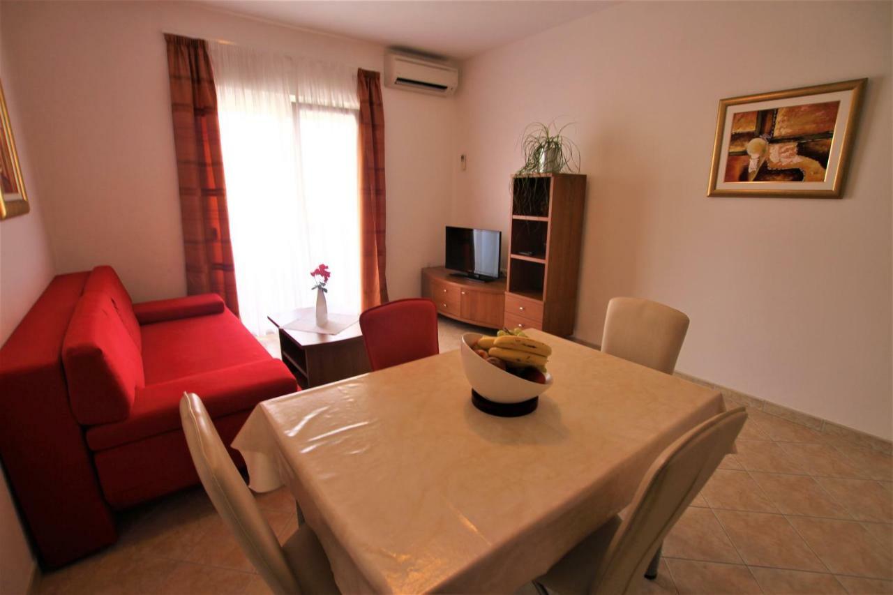 Apartments Macolic Rab Town Esterno foto